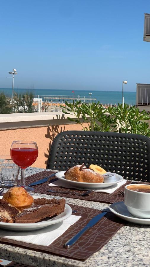 Hotel Alexander Resort ريميني المظهر الخارجي الصورة