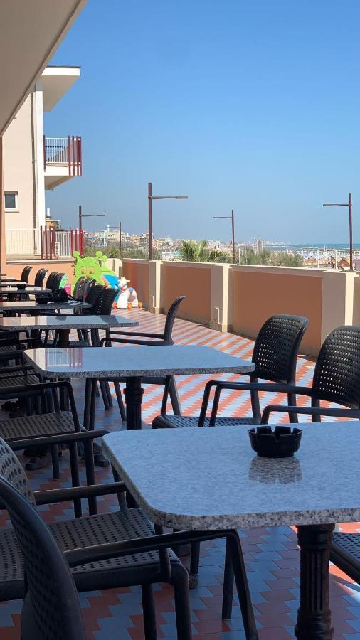 Hotel Alexander Resort ريميني المظهر الخارجي الصورة