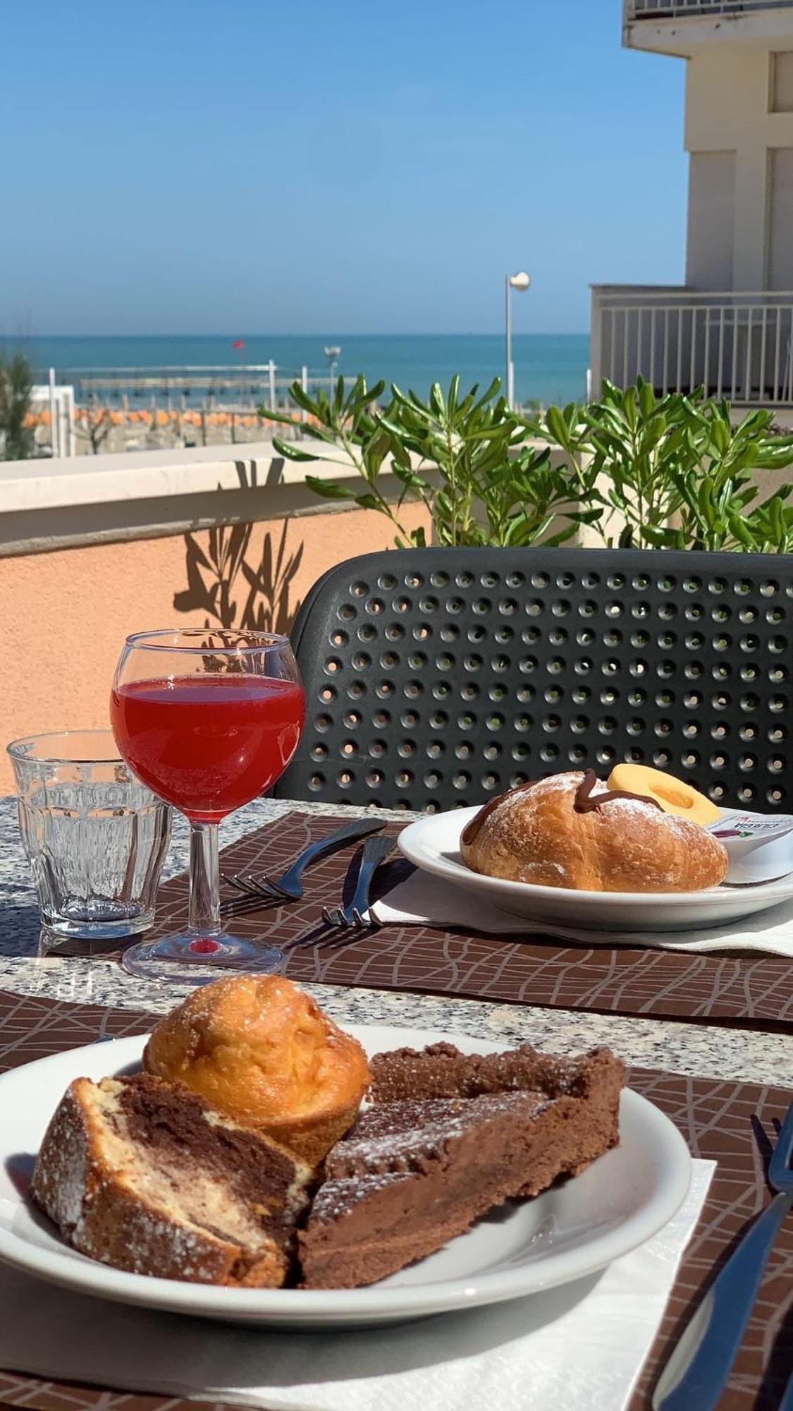 Hotel Alexander Resort ريميني المظهر الخارجي الصورة