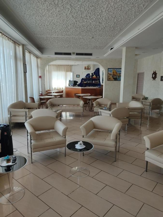 Hotel Alexander Resort ريميني المظهر الخارجي الصورة