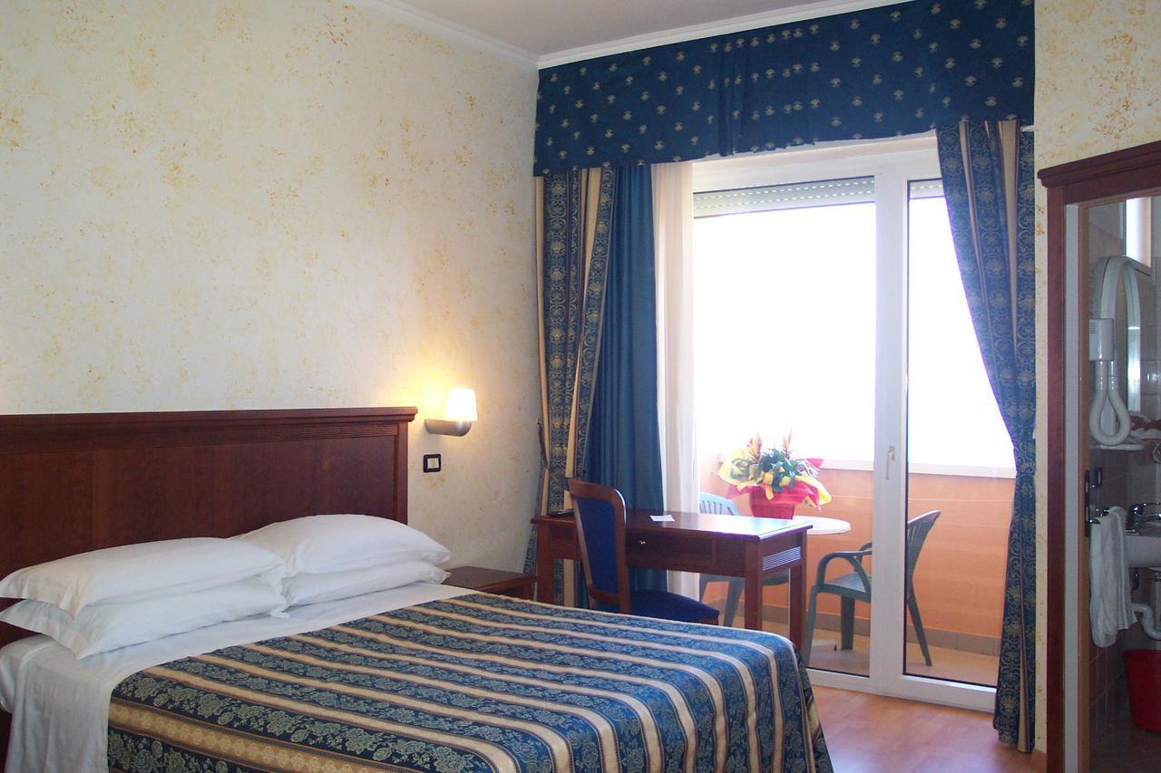 Hotel Alexander Resort ريميني المظهر الخارجي الصورة