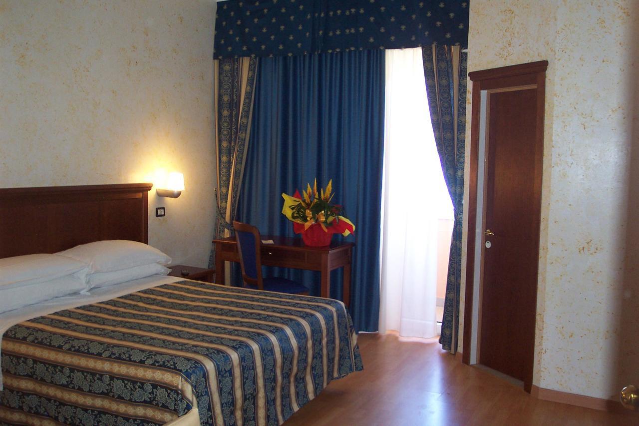 Hotel Alexander Resort ريميني المظهر الخارجي الصورة