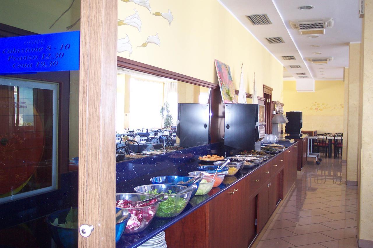 Hotel Alexander Resort ريميني المظهر الخارجي الصورة