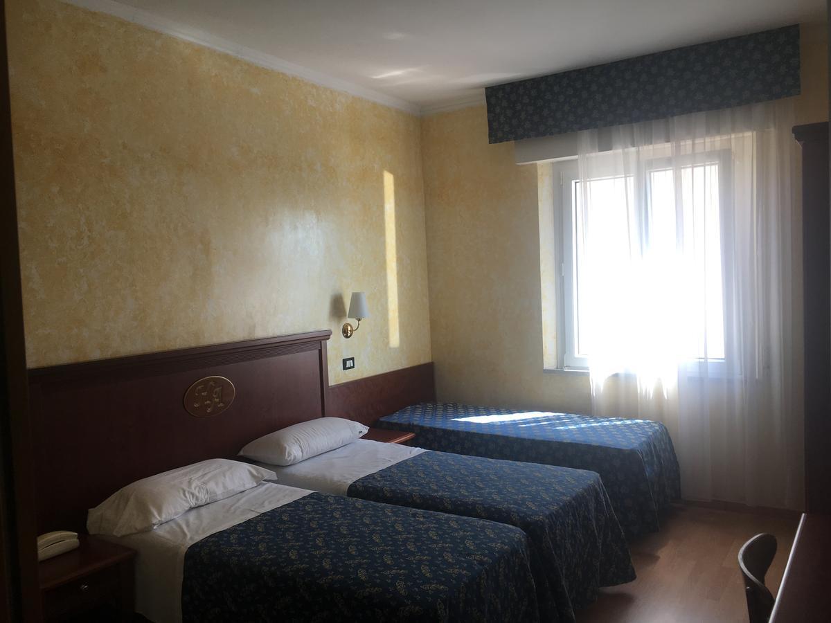 Hotel Alexander Resort ريميني المظهر الخارجي الصورة